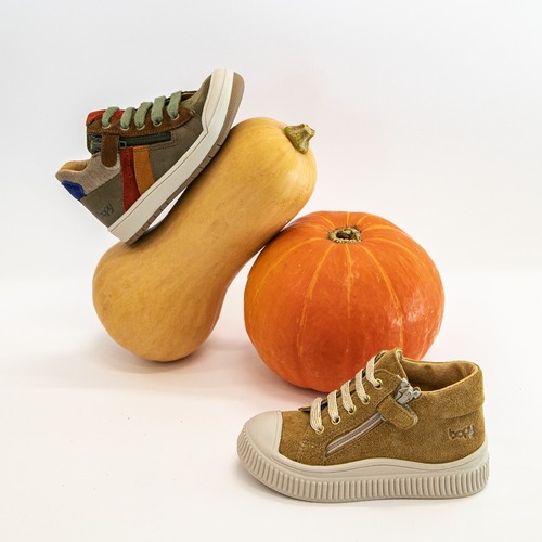 Joyeux Halloween ! En quoi vos petit se déguise-t-il ? En citrouille ou en chauve-Bopy ? 

VOLT | Soutien aux pieds en croissance, favorisant le développement sain des muscles et la coordination motrice
SOLEX | Confectionnées en cuir souple de haute qualité

#bopyshoes #nouvellecollection #chaussuresenfants #madeinfrance #halloween #happyhalloween